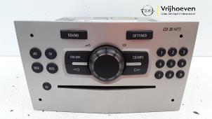 Usagé Radio/Lecteur CD Opel Corsa D 1.2 16V Prix € 50,00 Règlement à la marge proposé par Autodemontage Vrijhoeven B.V.