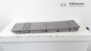 Usagé Compartiment de rangement plafond Opel Signum (F48) 3.2 V6 24V Prix € 50,00 Règlement à la marge proposé par Autodemontage Vrijhoeven B.V.