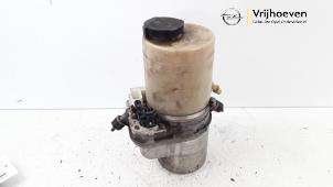 Used Power steering pump Opel Signum (F48) 3.2 V6 24V Price € 125,00 Margin scheme offered by Autodemontage Vrijhoeven B.V.