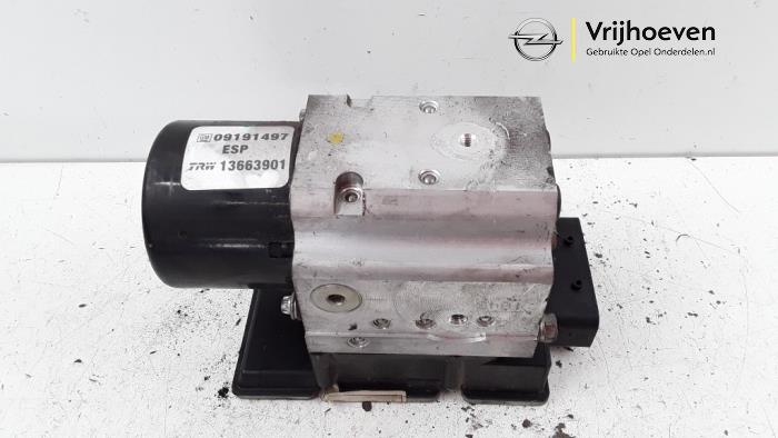 Usagé Bloc ABS Opel Signum (F48) 3.2 V6 24V Prix € 30,00 Règlement à la marge proposé par Autodemontage Vrijhoeven B.V.