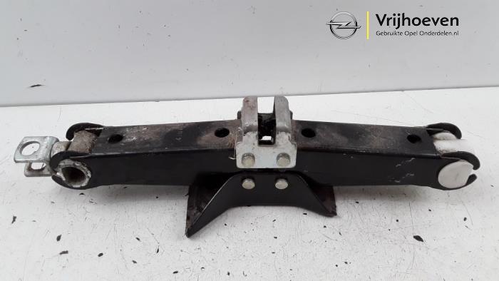 Begagnade Domkraft Opel Agila (A) 1.0 12V Twin Port Pris € 10,00 Marginaltabell erbjuds av Autodemontage Vrijhoeven B.V.
