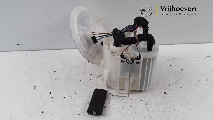 Pompe carburant électrique d'un Opel Astra H Twin Top (L67) 1.6 16V 2009