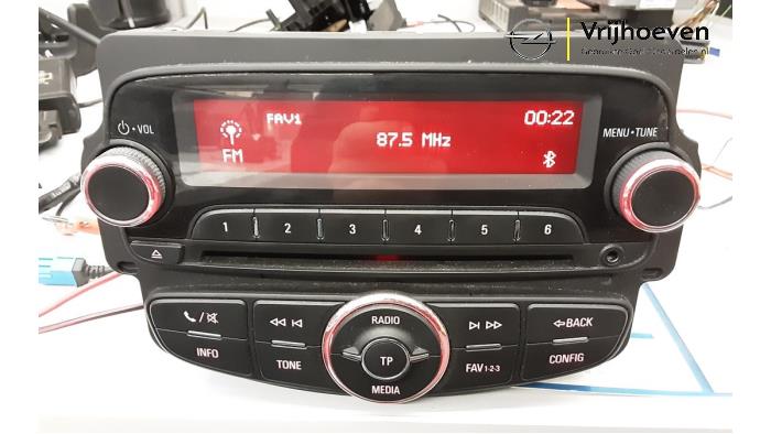 Używane Modul radiowy Opel Adam 1.2 16V Cena € 80,00 Procedura marży oferowane przez Autodemontage Vrijhoeven B.V.