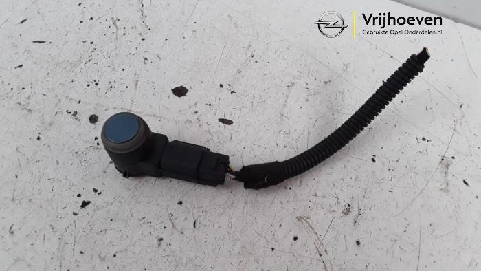 Usados Sensor PDC Opel Zafira Tourer (P12) 1.4 Turbo 16V EcoFLEX Precio € 15,00 Norma de margen ofrecido por Autodemontage Vrijhoeven B.V.