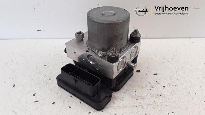 Used ABS pump Opel Karl 1.0 12V Price € 70,00 Margin scheme offered by Autodemontage Vrijhoeven B.V.