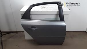 Używane Drzwi prawe tylne wersja 4-drzwiowa Opel Vectra C GTS 2.2 DIG 16V Cena € 40,00 Procedura marży oferowane przez Autodemontage Vrijhoeven B.V.