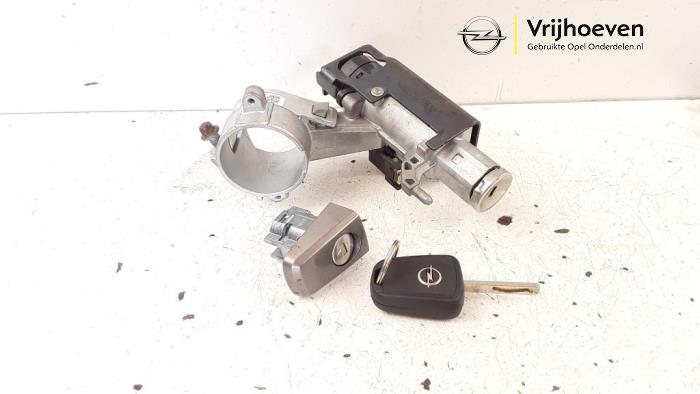 Gebrauchte Schlossset Opel Meriva (B) 1.4 Turbo 16V Ecotec Preis € 45,00 Margenregelung angeboten von Autodemontage Vrijhoeven B.V.