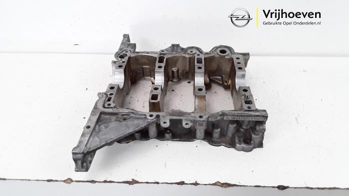 Zwischenplatte Motor van een Opel Corsa E 1.0 SIDI Turbo 12V 2015