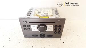 Usados Reproductor de CD y radio Opel Tigra Twin Top 1.4 16V Precio € 40,00 Norma de margen ofrecido por Autodemontage Vrijhoeven B.V.