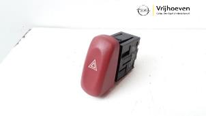 Gebrauchte Panikbeleuchtung Schalter Opel Agila (A) 1.2 16V Preis € 10,00 Margenregelung angeboten von Autodemontage Vrijhoeven B.V.