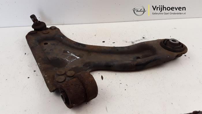 Front wishbone, right from a Opel Tigra Twin Top 1.4 16V 2005