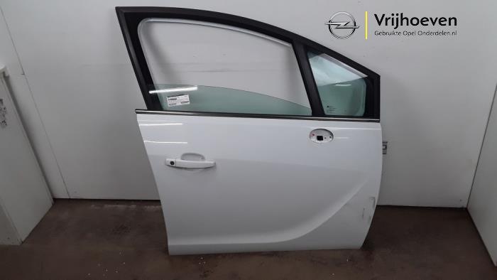 Drzwi prawe przednie wersja 4-drzwiowa z Opel Meriva 1.4 Turbo 16V ecoFLEX 2014