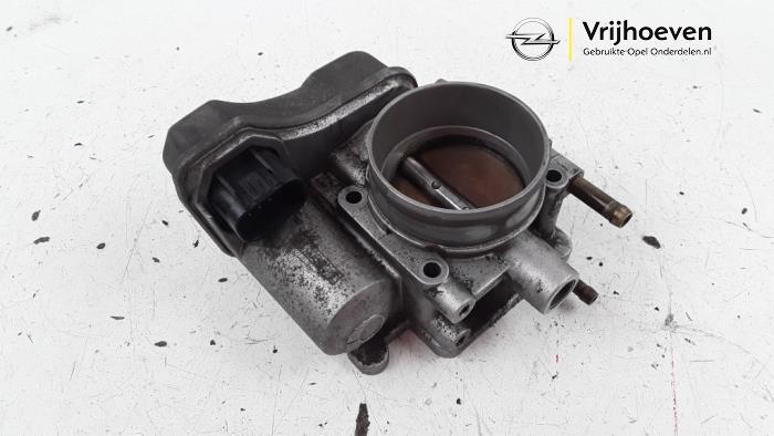 Gebrauchte Drosselklappengehäuse Opel Omega B (25/26/27) 2.2 16V Preis € 75,00 Margenregelung angeboten von Autodemontage Vrijhoeven B.V.