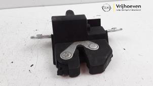 Used Tailgate lock mechanism Opel Meriva 1.3 CDTI 16V Price € 20,00 Margin scheme offered by Autodemontage Vrijhoeven B.V.