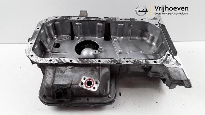 Usagé Couvercle carter Opel Astra J (PC6/PD6/PE6/PF6) 1.7 CDTi 16V EcoFLEX 130 Prix € 120,00 Règlement à la marge proposé par Autodemontage Vrijhoeven B.V.