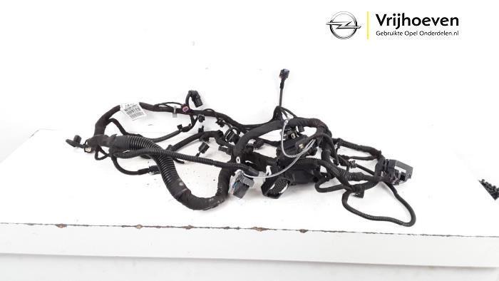 Faisceau de câbles compartiment moteur d'un Opel Insignia 1.6 SIDI Eco Turbo 16V 2013