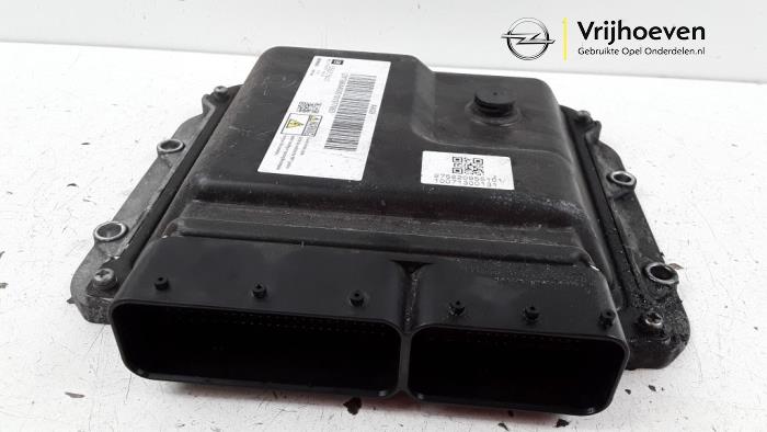 Used Engine management computer Opel Astra J (PC6/PD6/PE6/PF6) 1.7 CDTi 16V 110 Price € 100,00 Margin scheme offered by Autodemontage Vrijhoeven B.V.