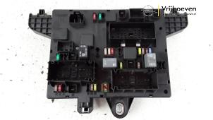 Usados Caja de fusibles Opel Astra J (PC6/PD6/PE6/PF6) 1.7 CDTi 16V 110 Precio € 30,00 Norma de margen ofrecido por Autodemontage Vrijhoeven B.V.