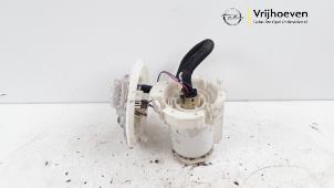 Usagé Pompe d'injection Opel Signum (F48) 2.2 DGI 16V Prix € 60,00 Règlement à la marge proposé par Autodemontage Vrijhoeven B.V.