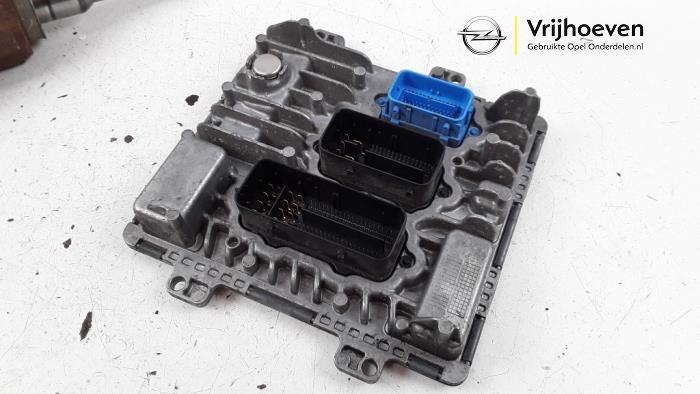 Used Engine management computer Opel Corsa E 1.3 CDTi 16V ecoFLEX Price € 100,00 Margin scheme offered by Autodemontage Vrijhoeven B.V.