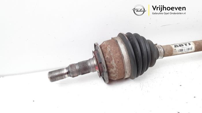Arbre de transmission avant gauche d'un Opel Astra K 1.4 Turbo 16V 2017