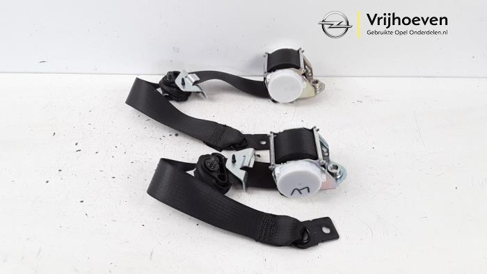 Set of seatbelt tensioners from a Opel Meriva 1.3 CDTI 16V 2012