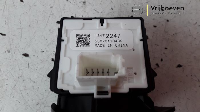 Interruptor de limpiaparabrisas de un Opel Astra K 1.6 CDTI 110 16V 2015