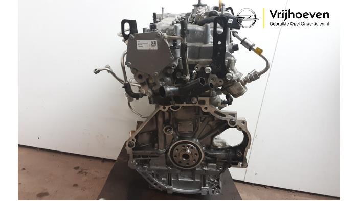 Motor van een Opel Astra K Sports Tourer 1.4 Turbo 16V 2019