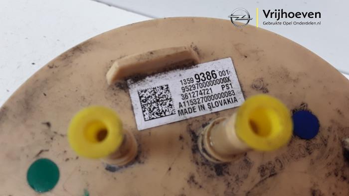 Bomba eléctrica de combustible de un Opel Astra K 1.6 CDTI 110 16V 2015