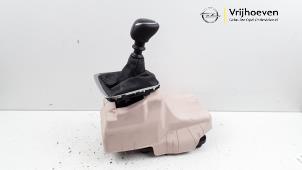 Używane Dzwignia zmiany biegów Opel Corsa F (UB/UH/UP) 1.2 Turbo 12V 100 Cena € 100,00 Procedura marży oferowane przez Autodemontage Vrijhoeven B.V.
