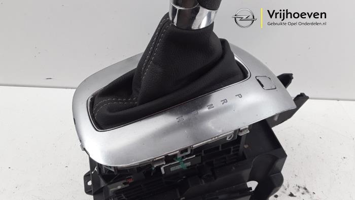 Dzwignia wyboru automatycznej skrzyni biegów z Vauxhall Mokka/Mokka X 1.4 Turbo 16V 4x2 2014