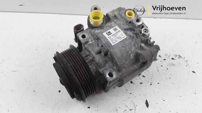 Air conditioning pump from a Vauxhall Mokka/Mokka X 1.4 Turbo 16V 4x2 2014