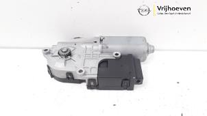 Used Sunroof motor Opel Meriva 1.4 Turbo 16V ecoFLEX Price € 35,00 Margin scheme offered by Autodemontage Vrijhoeven B.V.