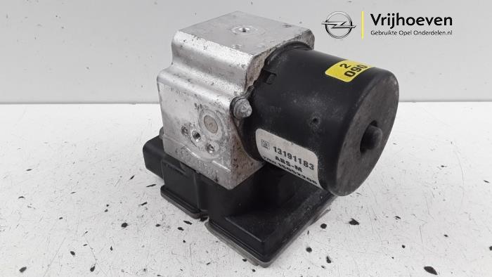 Used ABS pump Opel Vectra C GTS 2.2 DIG 16V Price € 30,00 Margin scheme offered by Autodemontage Vrijhoeven B.V.