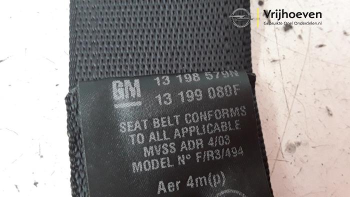 Rear seatbelt, right from a Opel Vectra C GTS 2.2 DIG 16V 2005