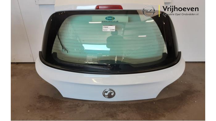 Begagnade Baklucka Opel Adam 1.2 16V Pris € 75,00 Marginaltabell erbjuds av Autodemontage Vrijhoeven B.V.