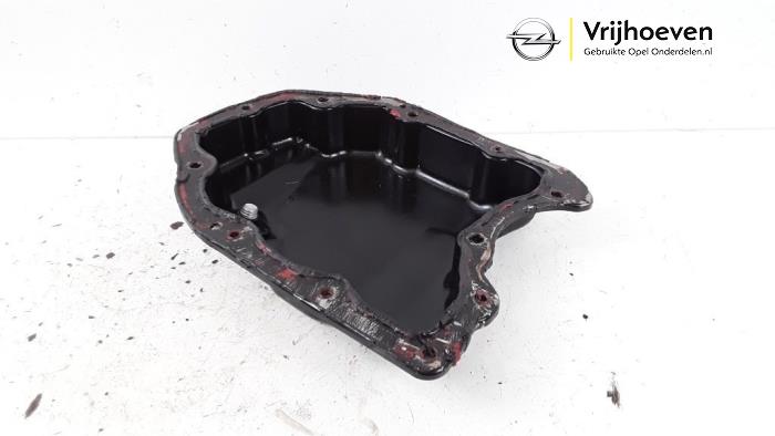 Usagé Couvercle carter Opel Corsa E 1.0 SIDI Turbo 12V Prix € 40,00 Règlement à la marge proposé par Autodemontage Vrijhoeven B.V.