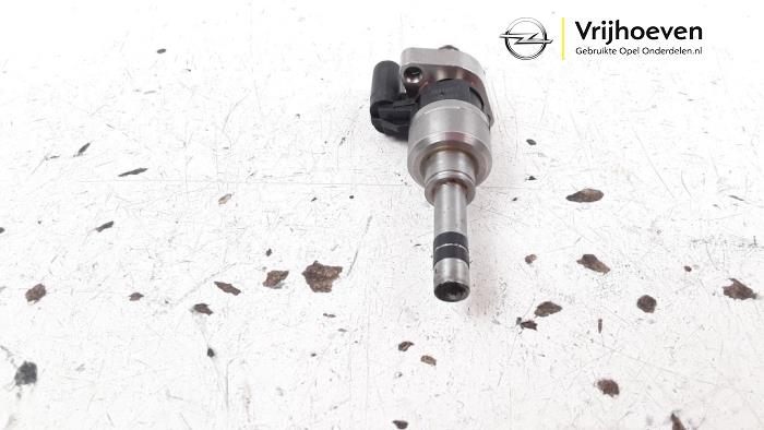 Injektor (Benzineinspritzung) van een Opel Astra K 1.0 SIDI Turbo 12V 2016