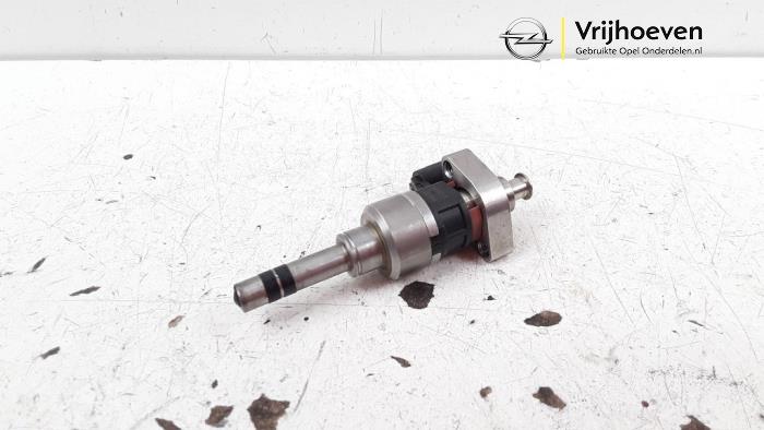 Injector (petrol injection) from a Opel Astra K 1.0 SIDI Turbo 12V 2016