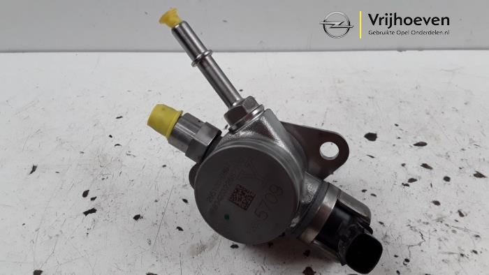 Mechaniczna pompa paliwa z Opel Corsa E 1.0 SIDI Turbo 12V 2015