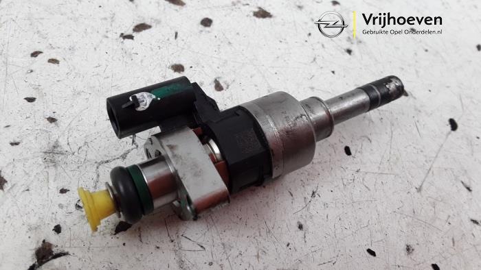 Injector (petrol injection) from a Opel Astra K 1.0 SIDI Turbo 12V 2018