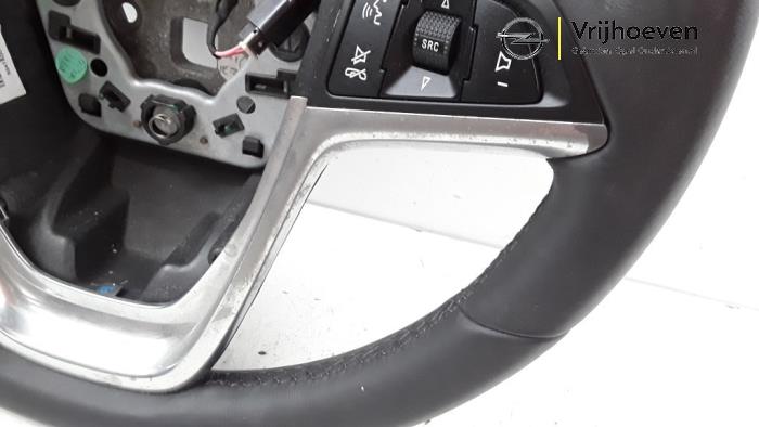 Steering wheel from a Opel Insignia 1.8 16V Ecotec 2011