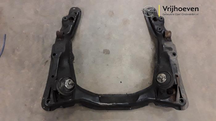 Usados Subchasis Opel Omega B (25/26/27) 2.6 V6 24V Precio € 50,00 Norma de margen ofrecido por Autodemontage Vrijhoeven B.V.