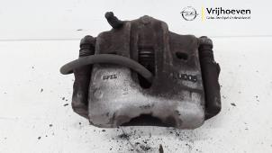 Used Front brake calliper, right Opel Omega B (25/26/27) 2.6 V6 24V Price € 25,00 Margin scheme offered by Autodemontage Vrijhoeven B.V.