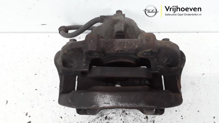 Front brake calliper, left from a Opel Omega B (25/26/27) 2.6 V6 24V 2001