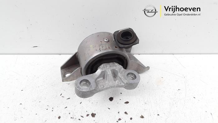 Used Engine mount Opel Corsa E 1.4 Turbo 16V Price € 25,00 Margin scheme offered by Autodemontage Vrijhoeven B.V.