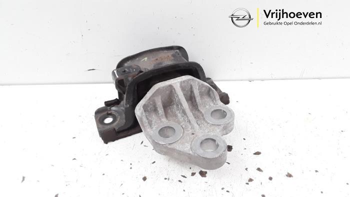 Used Engine mount Opel Corsa E 1.4 Turbo 16V Price € 20,00 Margin scheme offered by Autodemontage Vrijhoeven B.V.