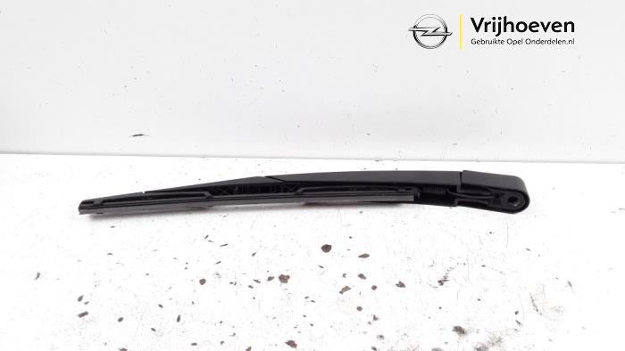 Rear wiper arm from a Opel Corsa E 1.4 16V 2019