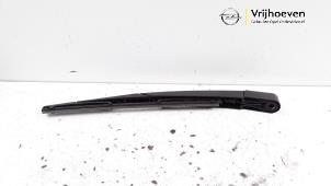 Used Rear wiper arm Opel Corsa E 1.4 16V Price € 10,00 Margin scheme offered by Autodemontage Vrijhoeven B.V.