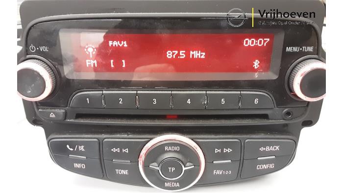 Radio Modul van een Opel Adam 1.0 Ecotec 12V SIDI Turbo 2015